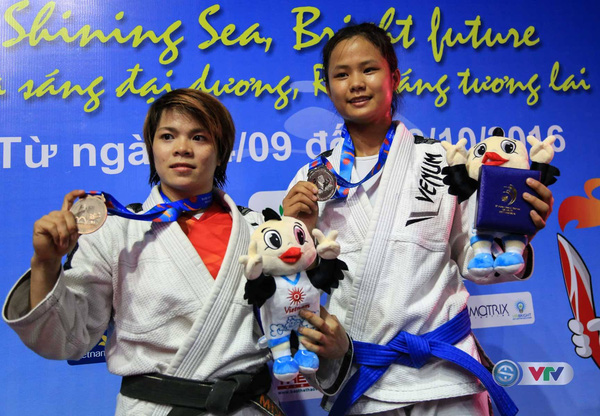 Nguyễn Minh Phương và Hoàng Thị Lan Hương giành tấm HCV  thứ 4 cho đoàn Việt Nam trong ngày thi đấu đầu tiên tại ABG 5.
